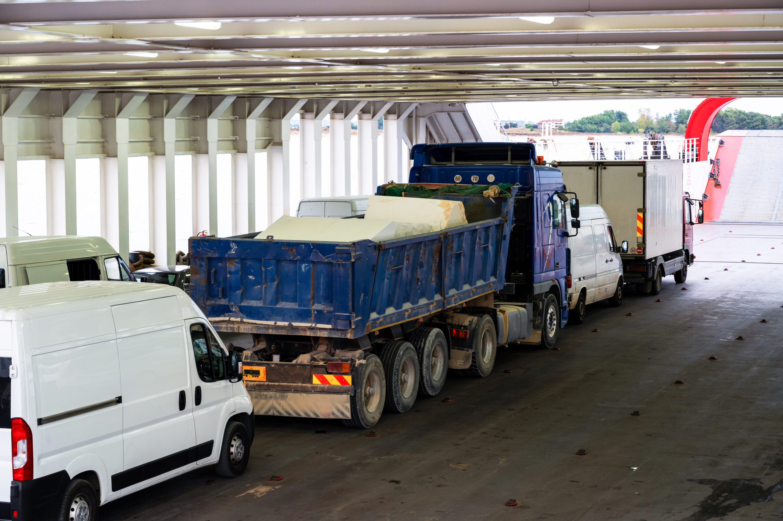 truck accident causes Delray Beach Florida - commercial vehicle